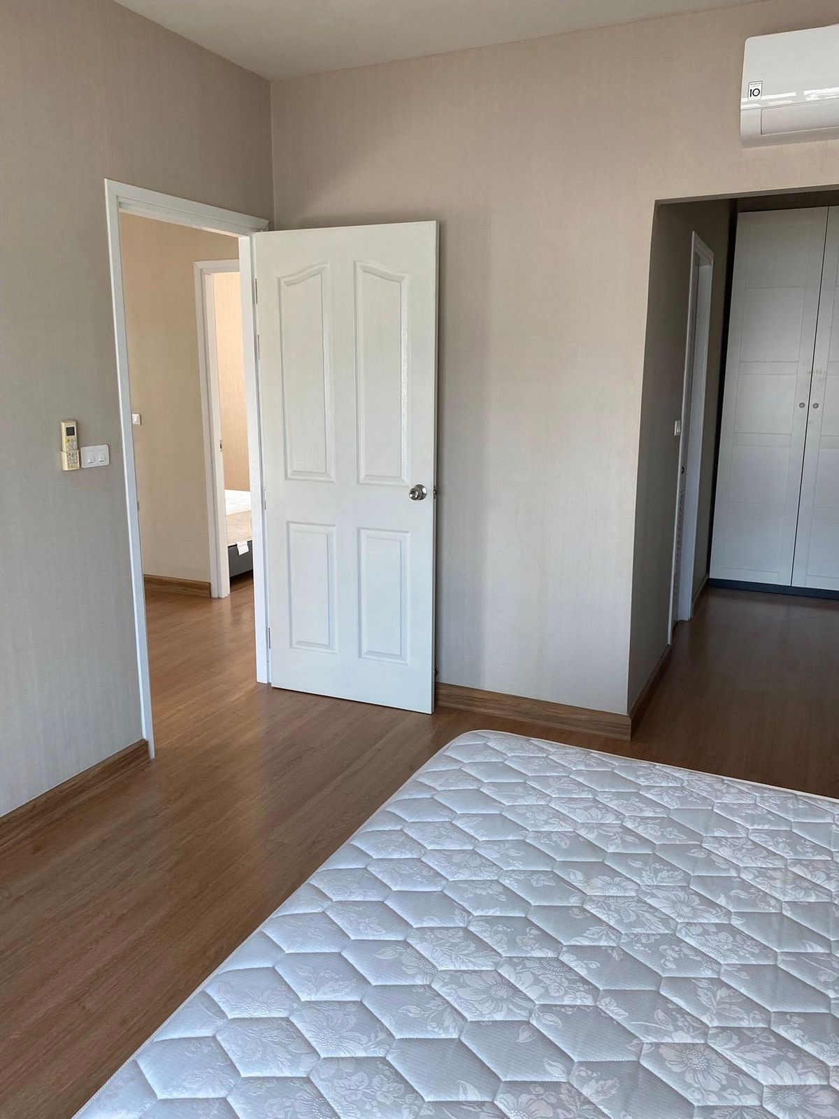 HousePattanakan, Srinakarin : P-2760 for rent/quick sale! Twin House