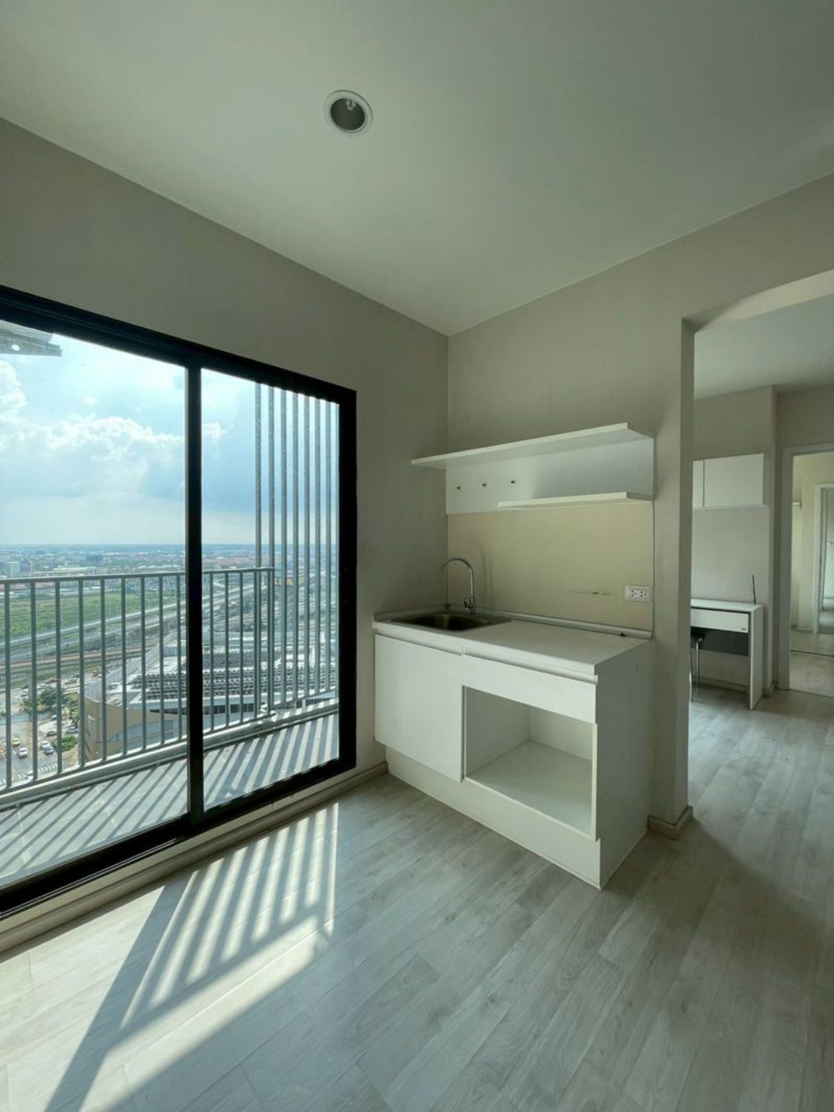 ขายคอนโดนนทบุรี บางใหญ่ บางบัวทอง : Plum Condo Central Station ขนาด 48 ตารางเมตร 2 ห้องนอน 2 ห้องน้ำ ชั้น 22 ตำบลเสาธงหิน อำเภอบางใหญ่ นนทบุรี