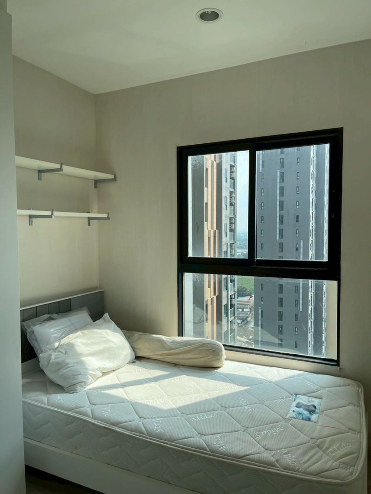 ขายคอนโดนนทบุรี บางใหญ่ บางบัวทอง : Plum Condo Central Station ขนาด 48 ตารางเมตร 2 ห้องนอน 2 ห้องน้ำ ชั้น 22 ตำบลเสาธงหิน อำเภอบางใหญ่ นนทบุรี