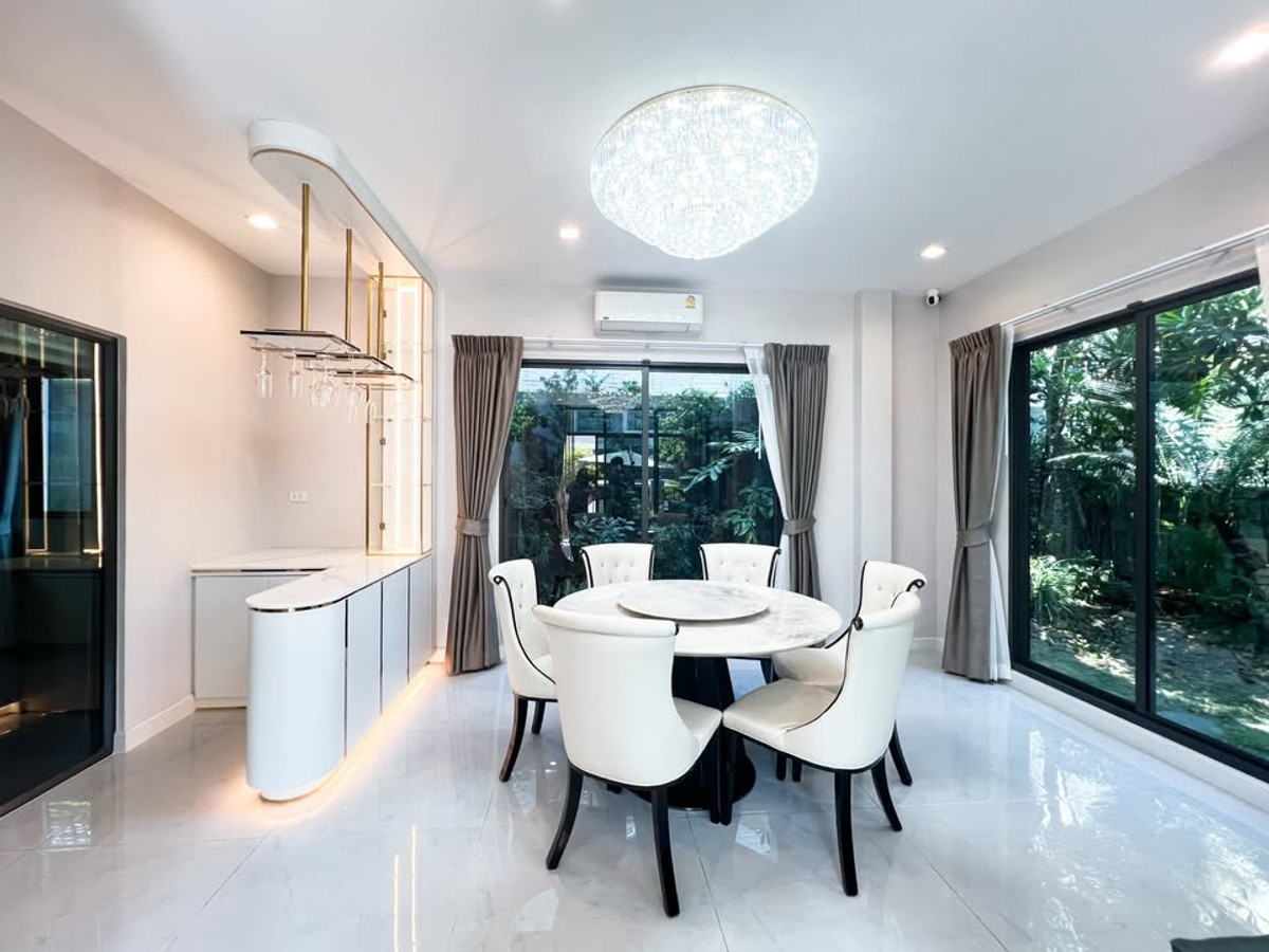 For RentHouseVipawadee, Don Mueang, Lak Si : 4Bedroom House with Smart Home System and Koi Pond near Don Mueang Airport