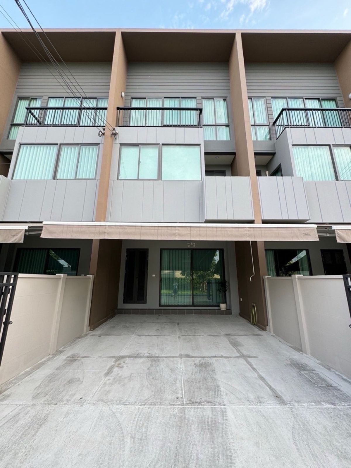 For RentTownhomeMin Buri, Romklao : Ban Klang Mueang Rama 9 - Krungthep Kreetha