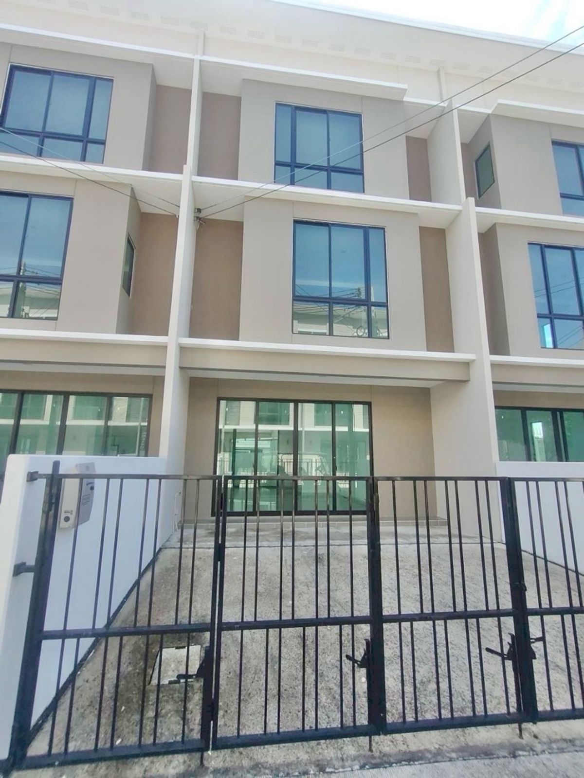For RentTownhomePathum Thani,Rangsit, Thammasat : Rental, Phahonyothin-Vibhavadi near Rangsit University