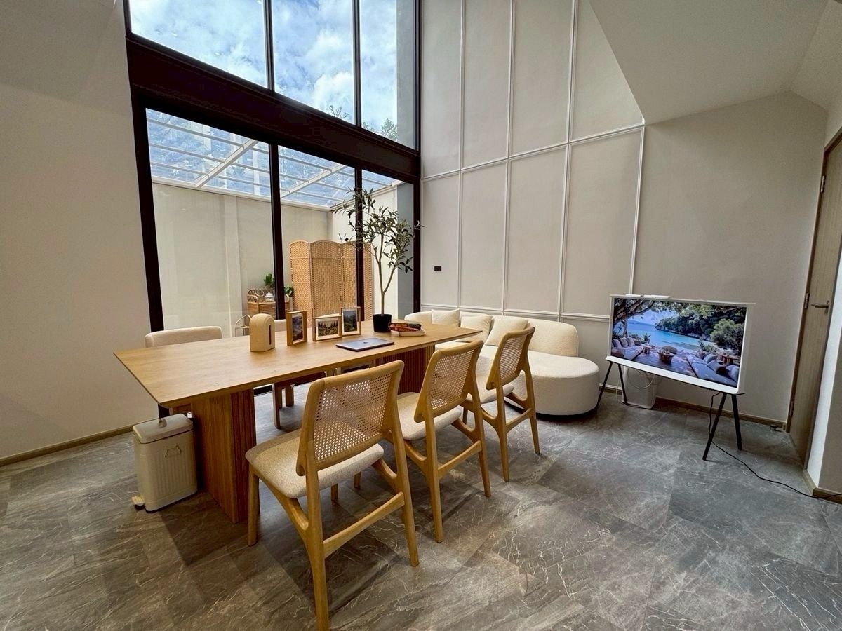 ให้เช่าทาวน์โฮมลาดพร้าว101 แฮปปี้แลนด์ : ให้เช่า Townhome เธอ ลาดพร้าว 93 ,สุด Luxury 💫🧑🏼‍🎄🧑🏼‍🎄联排别墅出租，Ther Ladprao 93，超级豪华
