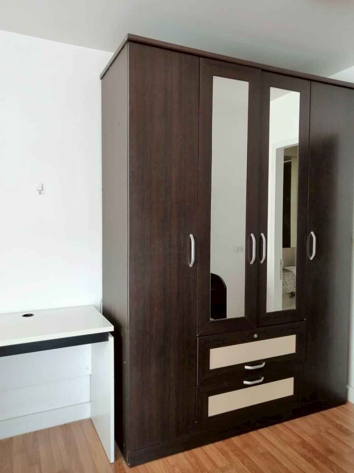 ให้เช่าคอนโดสุขุมวิท อโศก ทองหล่อ : The Clover Thonglor (เดอะ โคลเวอร์ ทองหล่อ) (1bed1bath 40sqm)