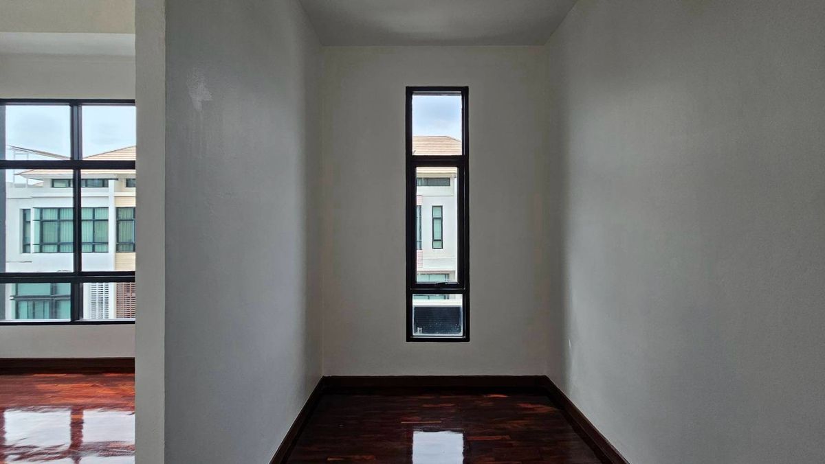 ขายโฮมออฟฟิศเลียบทางด่วนรามอินทรา : ขาย โฮมออฟฟิศ เดอะ ฮาบิแทท ศรีวรา ถนนศรีวรา ซอยลาดพร้าว 94 แขวงวังทองหลาง เขตวังทองหลาง กรุงเทพมหานคร 