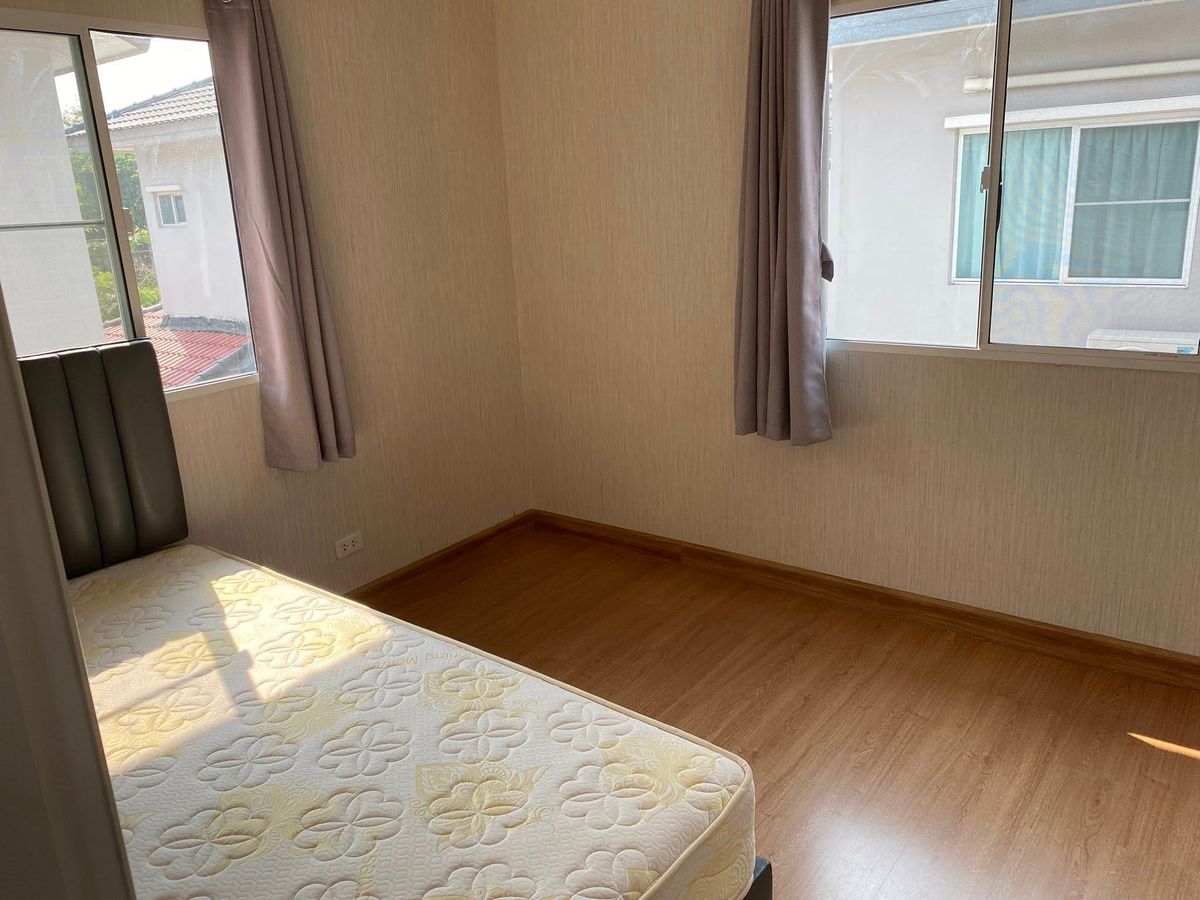 HousePattanakan, Srinakarin : P-2760 for rent/quick sale! Twin House