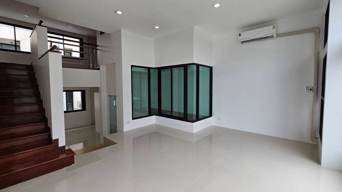 ขายโฮมออฟฟิศเลียบทางด่วนรามอินทรา : ขาย โฮมออฟฟิศ เดอะ ฮาบิแทท ศรีวรา ถนนศรีวรา ซอยลาดพร้าว 94 แขวงวังทองหลาง เขตวังทองหลาง กรุงเทพมหานคร 