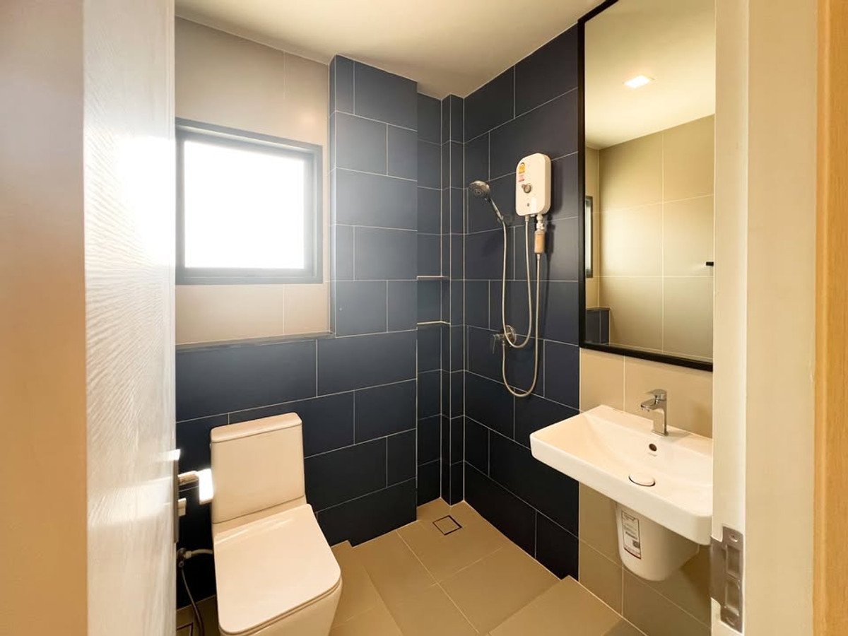 For RentHouseVipawadee, Don Mueang, Lak Si : 4Bedroom House with Smart Home System and Koi Pond near Don Mueang Airport