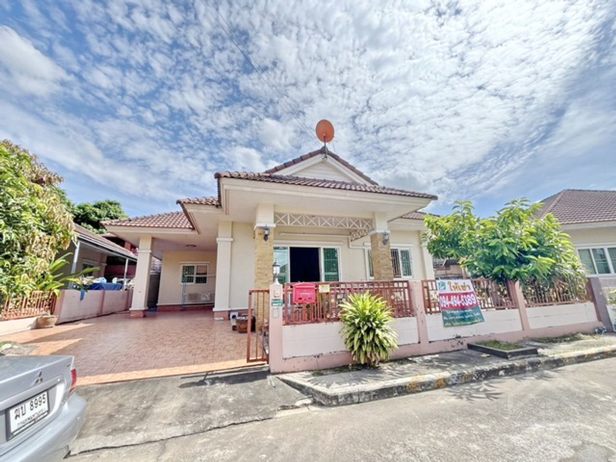 For RentHouseSriracha Laem Chabang Ban Bueng : House for rent in Sriracha, Nong Kham, Chon Buri, renovated, ready to stay, warm, like at home