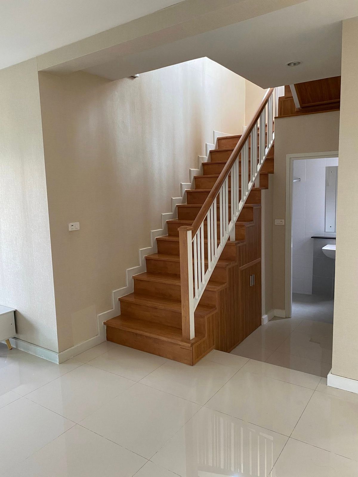 HousePattanakan, Srinakarin : P-2760 for rent/quick sale! Twin House