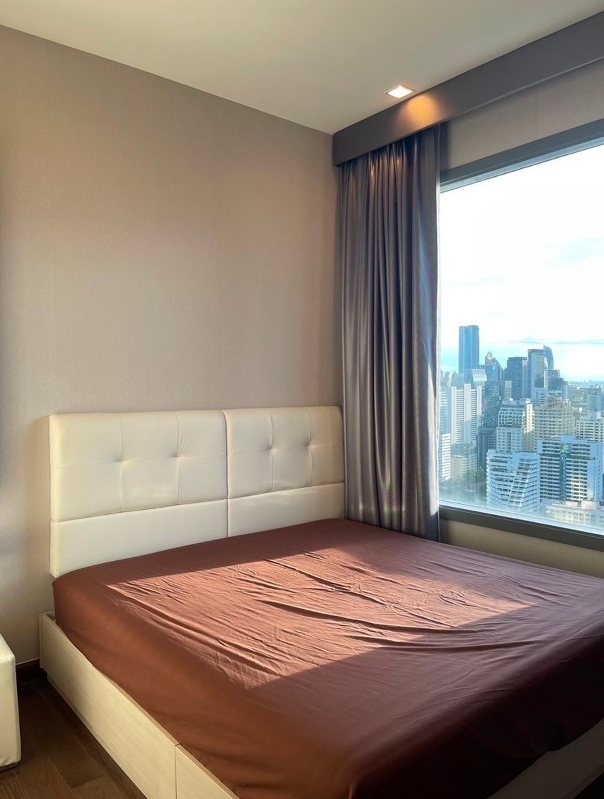 ให้เช่าคอนโดพระราม 9 เพชรบุรีตัดใหม่ RCA : ให้ เช่า ด่วน 1ห้องนอน 1ห้องน้ำ Q asoke คิว อโศก (ราคาพิเศษ)