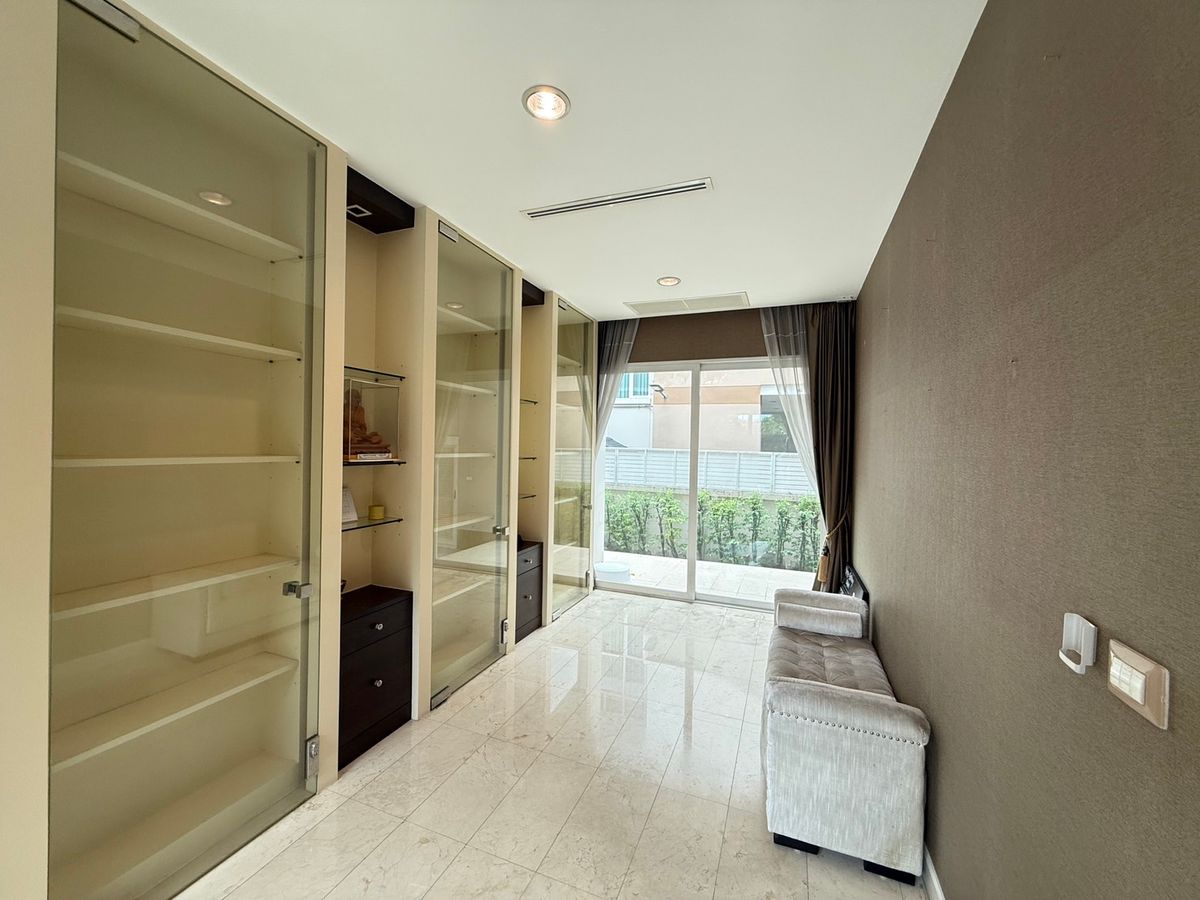 ขายบ้านพุทธมณฑล ศาลายา : (For Sale) Nirvana Icon Pinklao 19.5 ล้านบาท 3 ห้องนอน 4 ห้องน้ำ ขนาด 145 ตร.ว. โทร 0838824256 Big