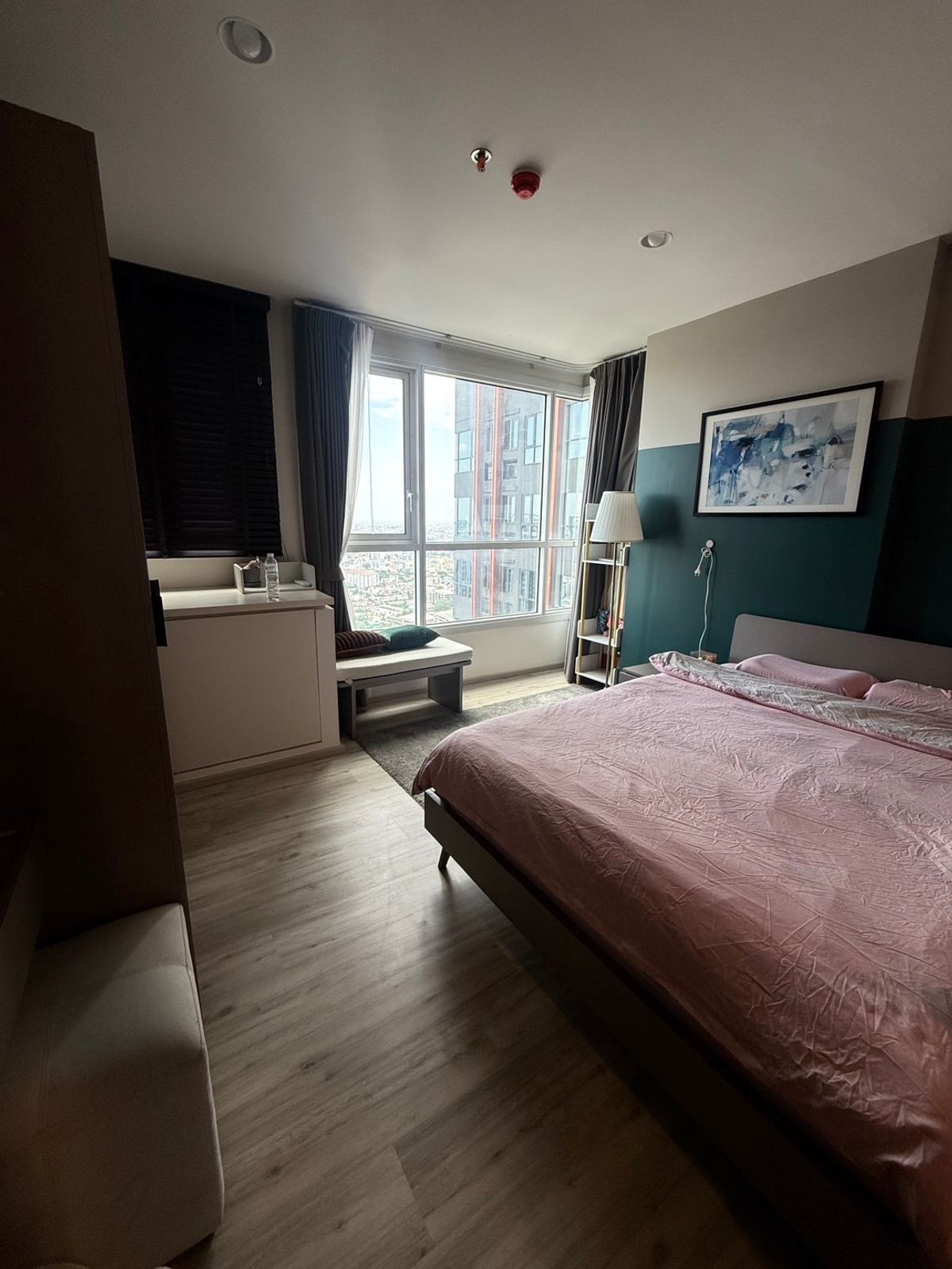 For SaleCondoRatchadapisek, Huaikwang, Suttisan : Condo for sale XT Huaikhwang near MRT Huai Khwang only 75 meters.