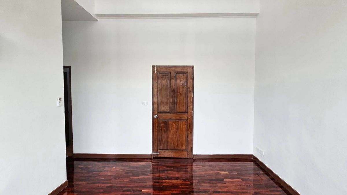 ขายโฮมออฟฟิศเลียบทางด่วนรามอินทรา : ขาย โฮมออฟฟิศ เดอะ ฮาบิแทท ศรีวรา ถนนศรีวรา ซอยลาดพร้าว 94 แขวงวังทองหลาง เขตวังทองหลาง กรุงเทพมหานคร 