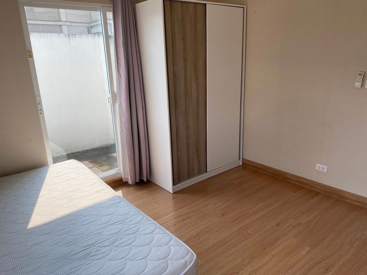 HousePattanakan, Srinakarin : P-2760 for rent/quick sale! Twin House