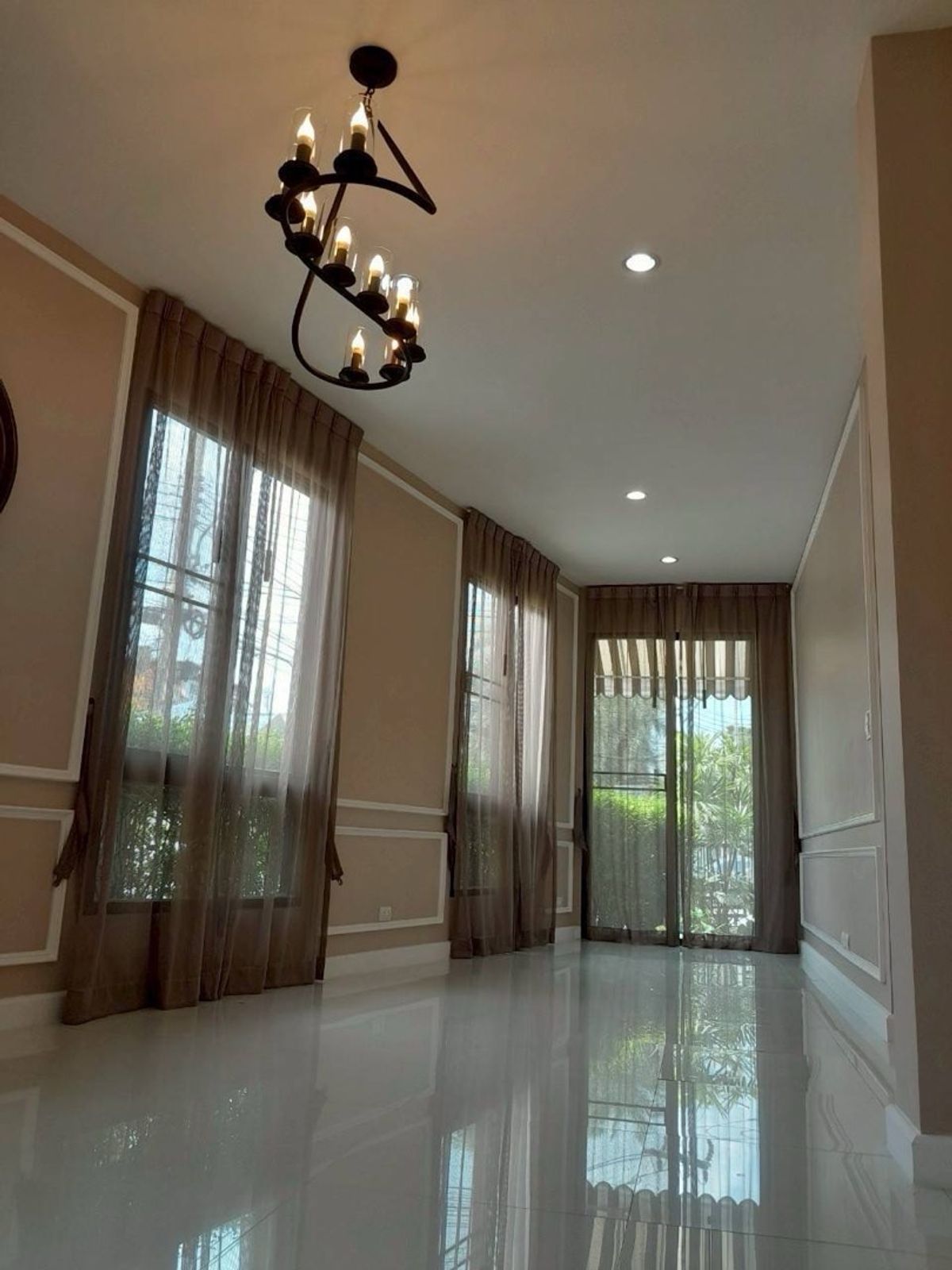 ขายทาวน์โฮมอ่อนนุช อุดมสุข : Townhome 3 ชั้นครึ่ง ราคาดี เงียบสงบ เดินทางสะดวก ใกล้จุดขึ้นลงทางด่วน