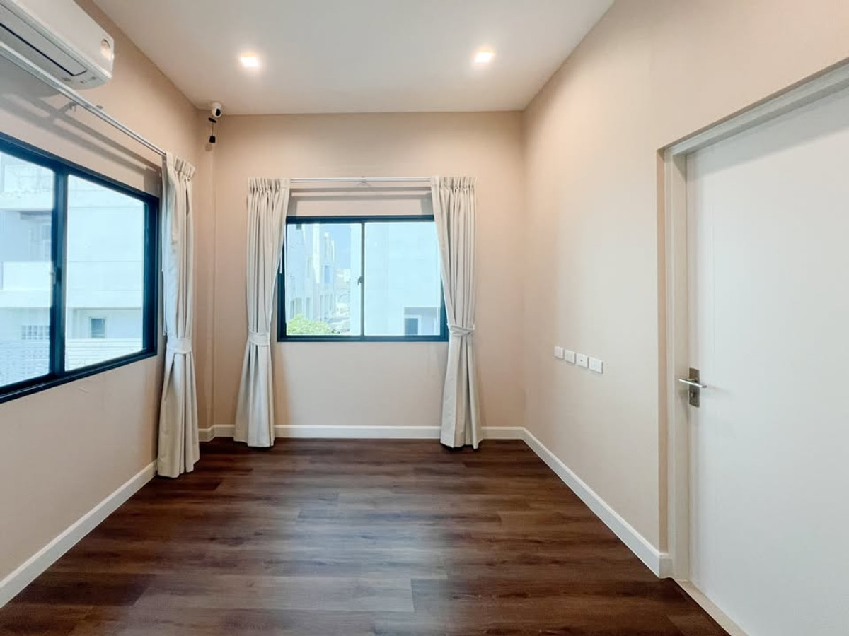 For RentHouseVipawadee, Don Mueang, Lak Si : 4Bedroom House with Smart Home System and Koi Pond near Don Mueang Airport