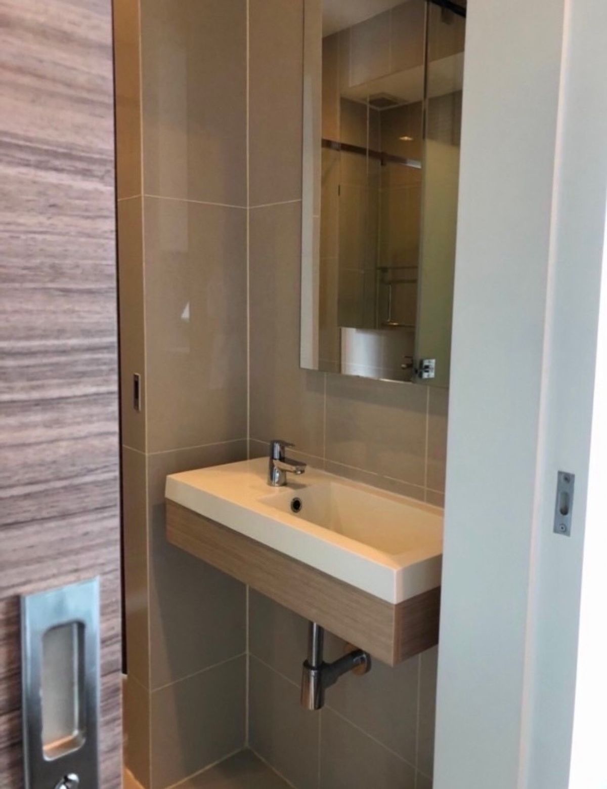 ให้เช่าคอนโดพระราม 9 เพชรบุรีตัดใหม่ RCA : ให้ เช่า ด่วน 1ห้องนอน 1ห้องน้ำ Q asoke คิว อโศก (ราคาพิเศษ)