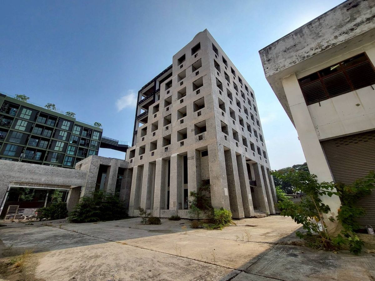 สำนักงานลาดกระบัง สุวรรณภูมิ : ขายอาคาร 7 ชั้น พร้อมโกดัง 2 ชั้น ในซอยศรีนครินทร์ 40 สุภาพงษ์ 3 ใกล้สถานีรถไฟฟ้าสายสีเหลือง สถานีสวนหลวงร.9 ใกล้ซีคอนสแควร์และพาราไดซ์พาร์ค 