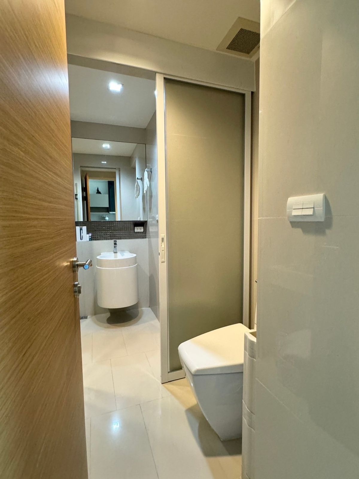 For SaleCondoSapankwai,Jatujak : ⚡️Hot Priceound ️ 🔥35SQM only 3,490,000 views in front of the project is not the best block in the project.