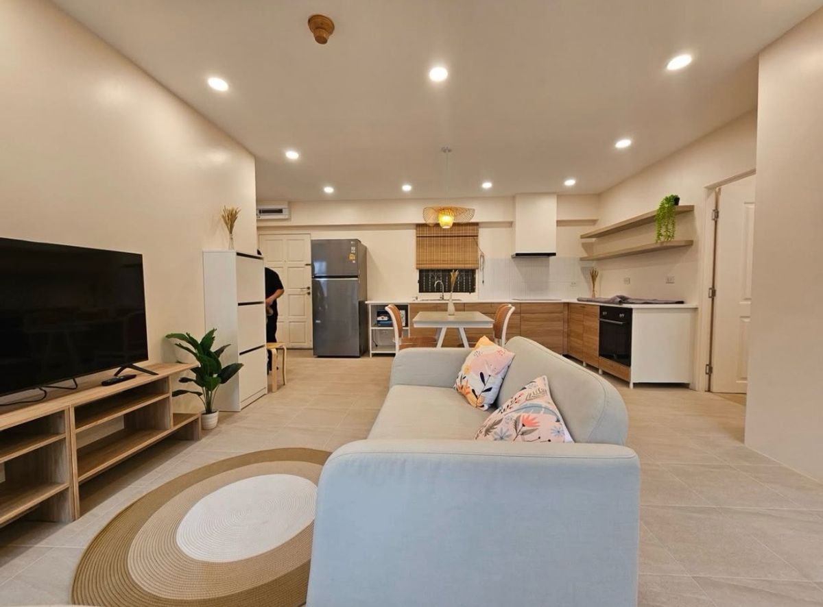 For RentCondoNana, North Nana,Sukhumvit13, Soi Nana : 📍 Near BTS Nana Size 2 bed | 2 water | 70 SQM for rent ✨ Condo in the city center- Sarasarajai Mansion