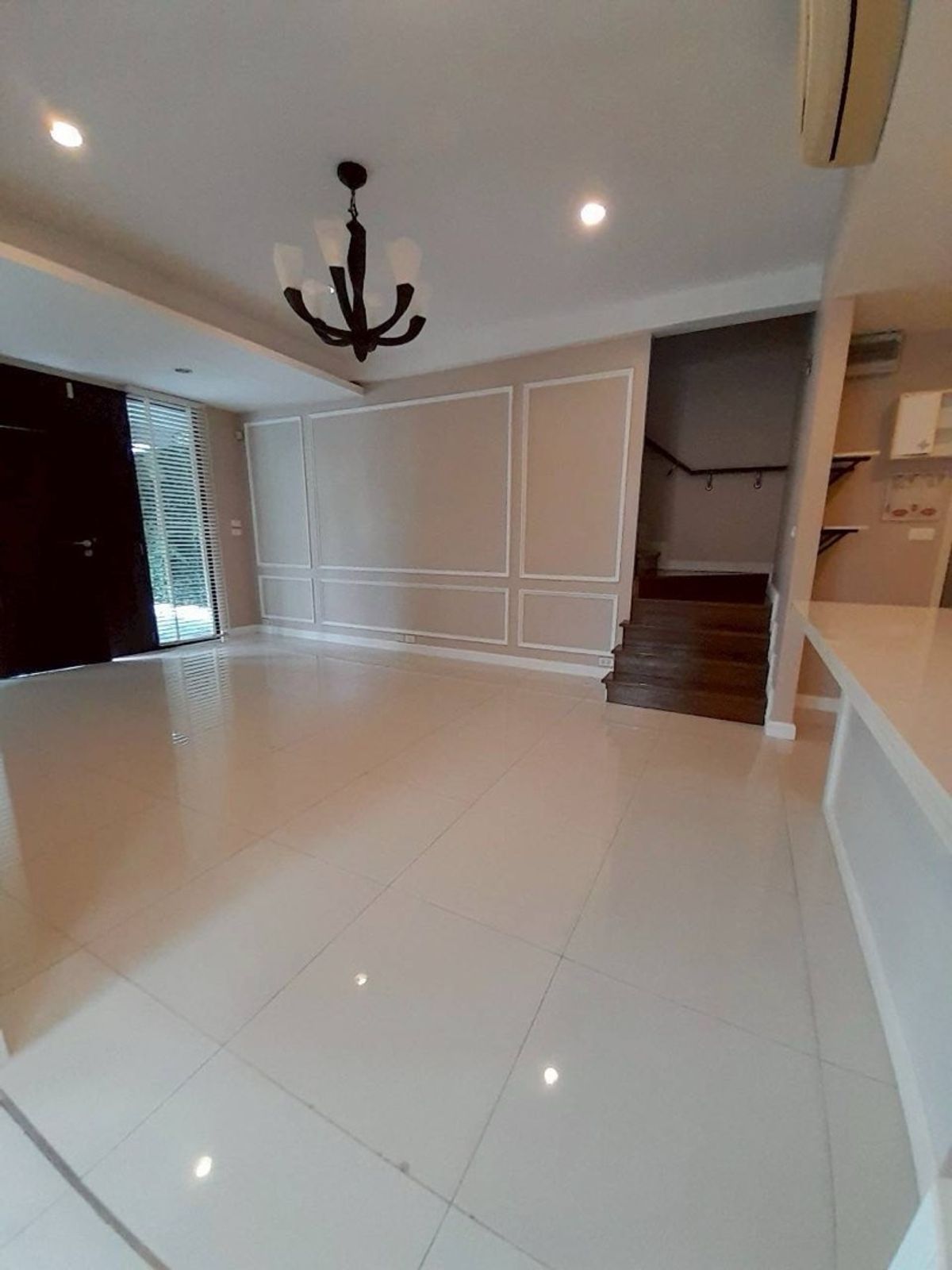 ขายทาวน์โฮมอ่อนนุช อุดมสุข : Townhome 3 ชั้นครึ่ง ราคาดี เงียบสงบ เดินทางสะดวก ใกล้จุดขึ้นลงทางด่วน