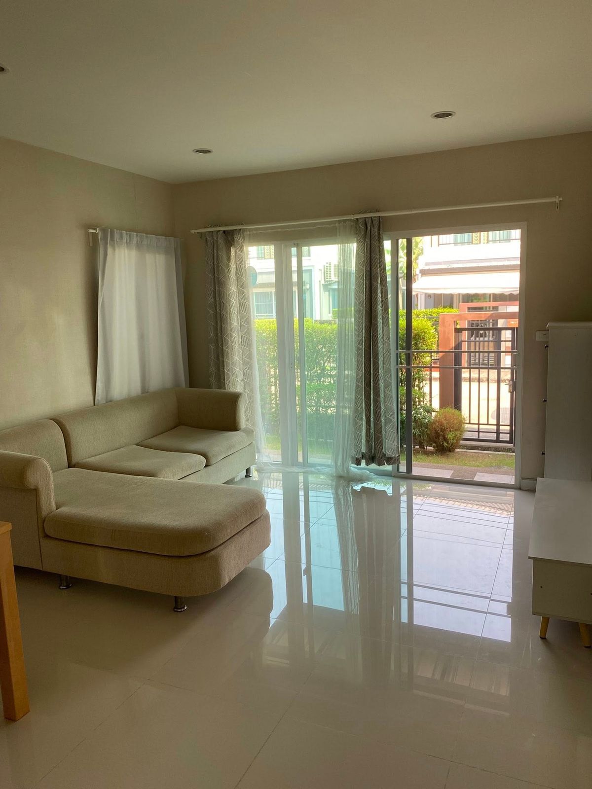 HousePattanakan, Srinakarin : P-2760 for rent/quick sale! Twin House