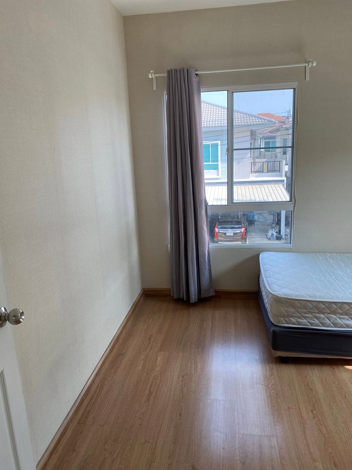 HousePattanakan, Srinakarin : P-2760 for rent/quick sale! Twin House