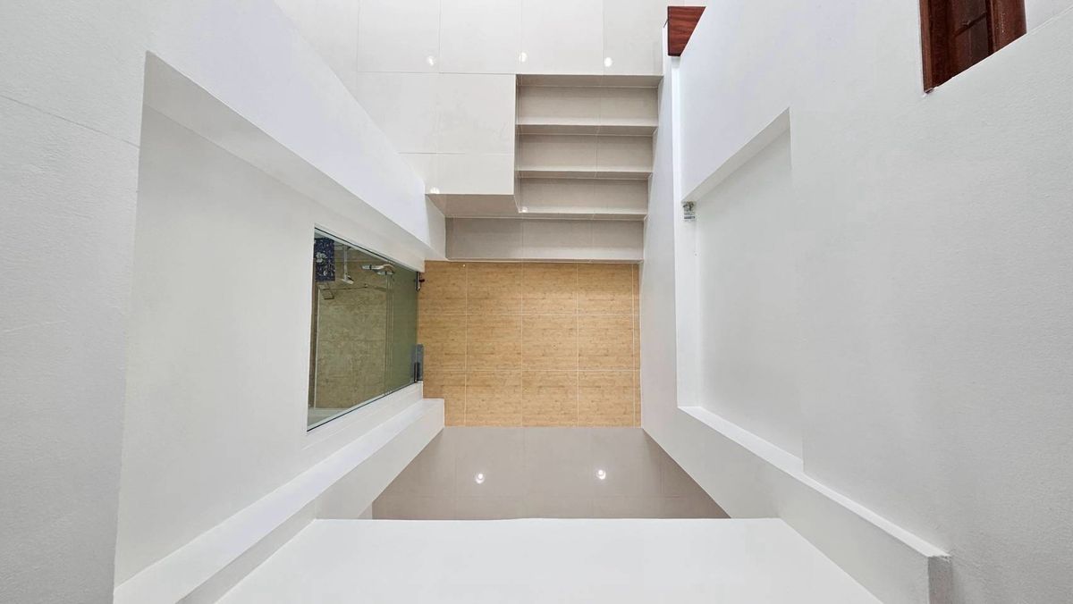 ขายโฮมออฟฟิศเลียบทางด่วนรามอินทรา : ขาย โฮมออฟฟิศ เดอะ ฮาบิแทท ศรีวรา ถนนศรีวรา ซอยลาดพร้าว 94 แขวงวังทองหลาง เขตวังทองหลาง กรุงเทพมหานคร 