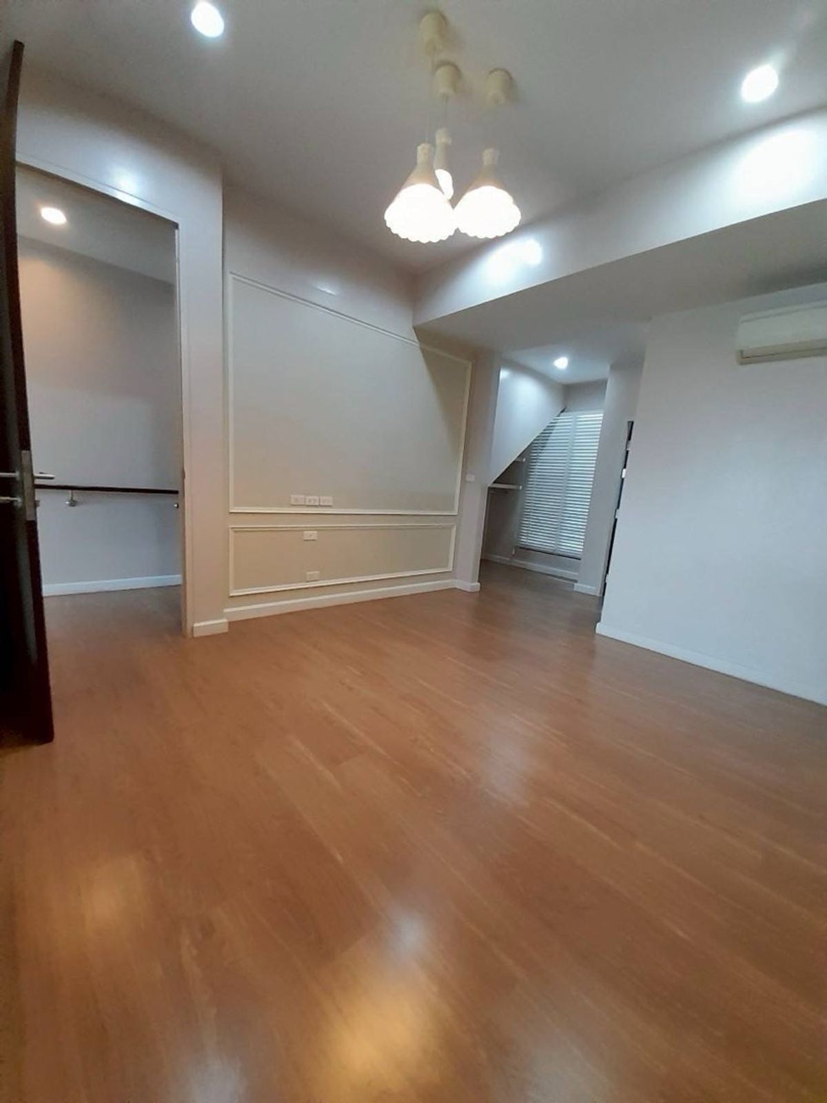 ขายทาวน์โฮมอ่อนนุช อุดมสุข : Townhome 3 ชั้นครึ่ง ราคาดี เงียบสงบ เดินทางสะดวก ใกล้จุดขึ้นลงทางด่วน