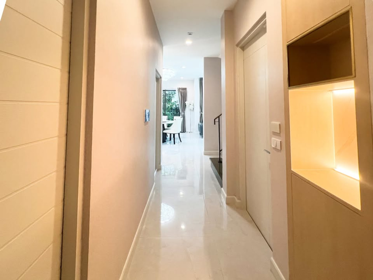 For RentHouseVipawadee, Don Mueang, Lak Si : 4Bedroom House with Smart Home System and Koi Pond near Don Mueang Airport