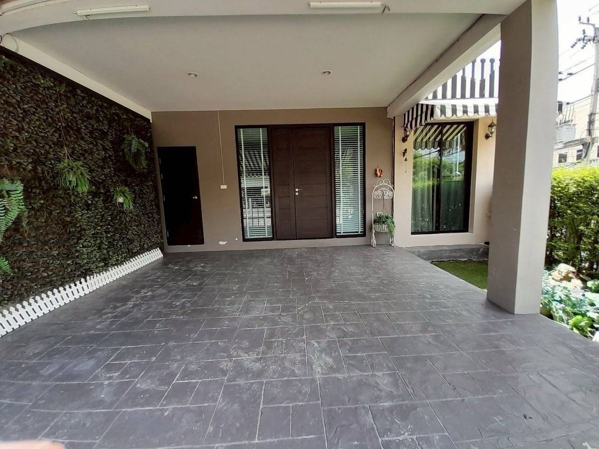 ขายทาวน์โฮมอ่อนนุช อุดมสุข : Townhome 3 ชั้นครึ่ง ราคาดี เงียบสงบ เดินทางสะดวก ใกล้จุดขึ้นลงทางด่วน