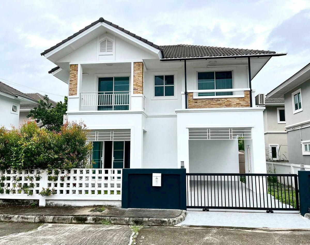 For RentHouseChiang Mai : House in the project Rent 16,000 baht per month, near Mae Jo University, only 5 minutes. No.11H586