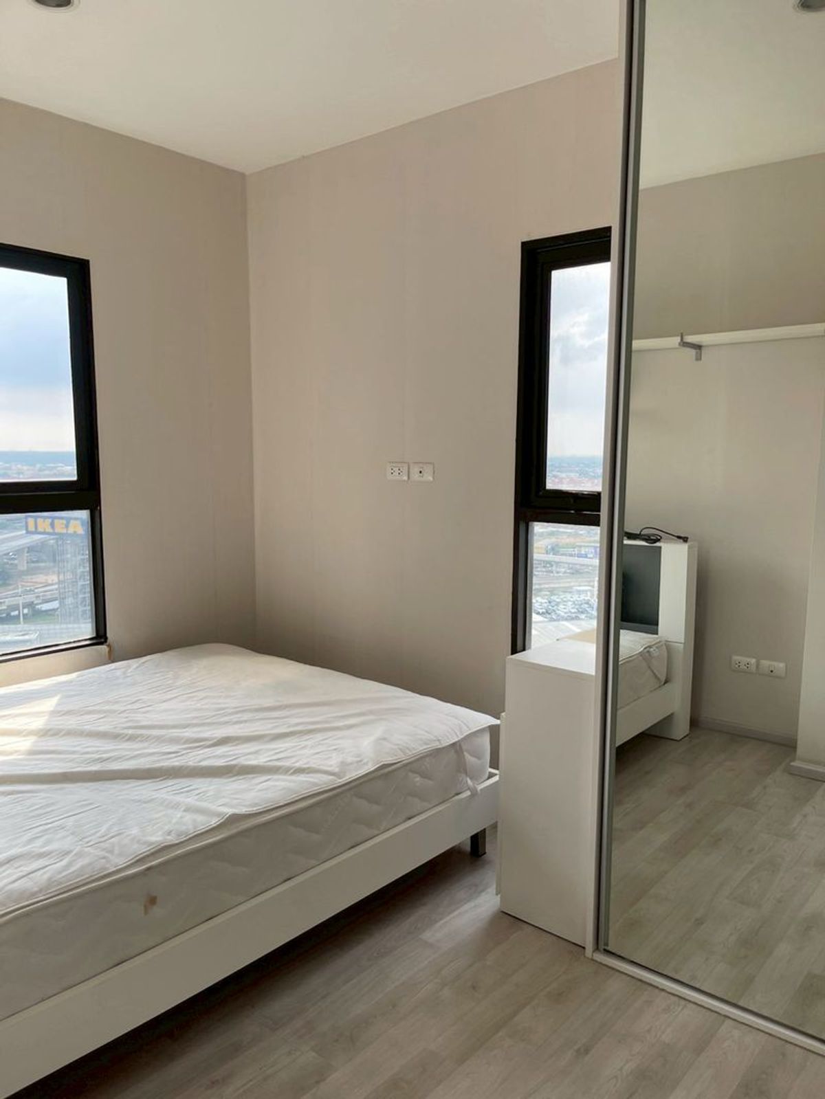 ขายคอนโดนนทบุรี บางใหญ่ บางบัวทอง : Plum Condo Central Station ขนาด 48 ตารางเมตร 2 ห้องนอน 2 ห้องน้ำ ชั้น 22 ตำบลเสาธงหิน อำเภอบางใหญ่ นนทบุรี