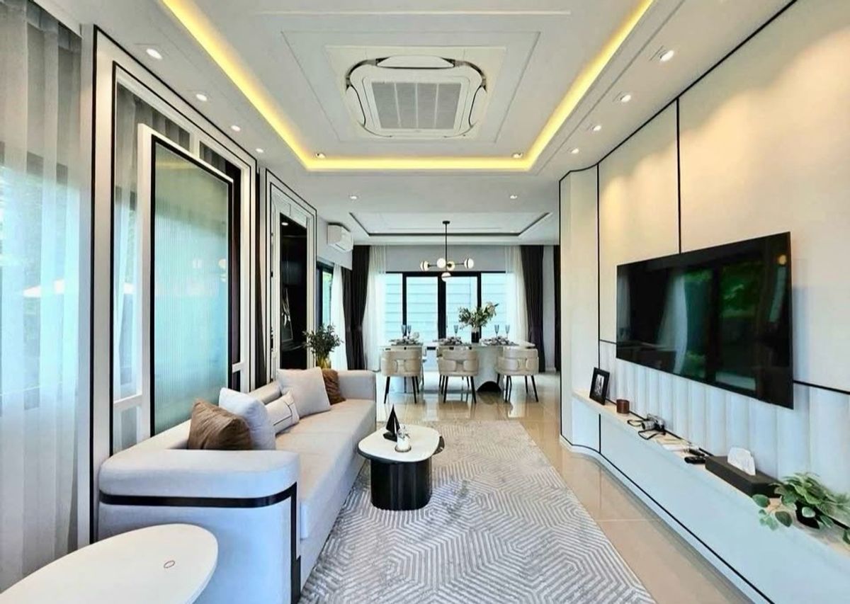 For RentHouseSamut Prakan,Samrong : 🌟For Rent:Semi Detached House Grande Pleno Sukhumvit-Bangna.
2-Storey Semi-Detached House. 3 Bedrooms| 4 Bathrooms. Having garden. 
Fully furnished in Classic Luxury style.💥Rental Fee 90,000 THB/month.