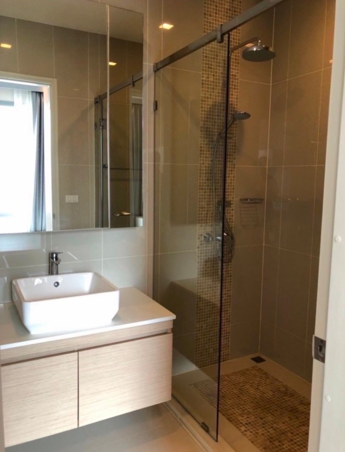 ให้เช่าคอนโดพระราม 9 เพชรบุรีตัดใหม่ RCA : ให้ เช่า ด่วน 1ห้องนอน 1ห้องน้ำ Q asoke คิว อโศก (ราคาพิเศษ)