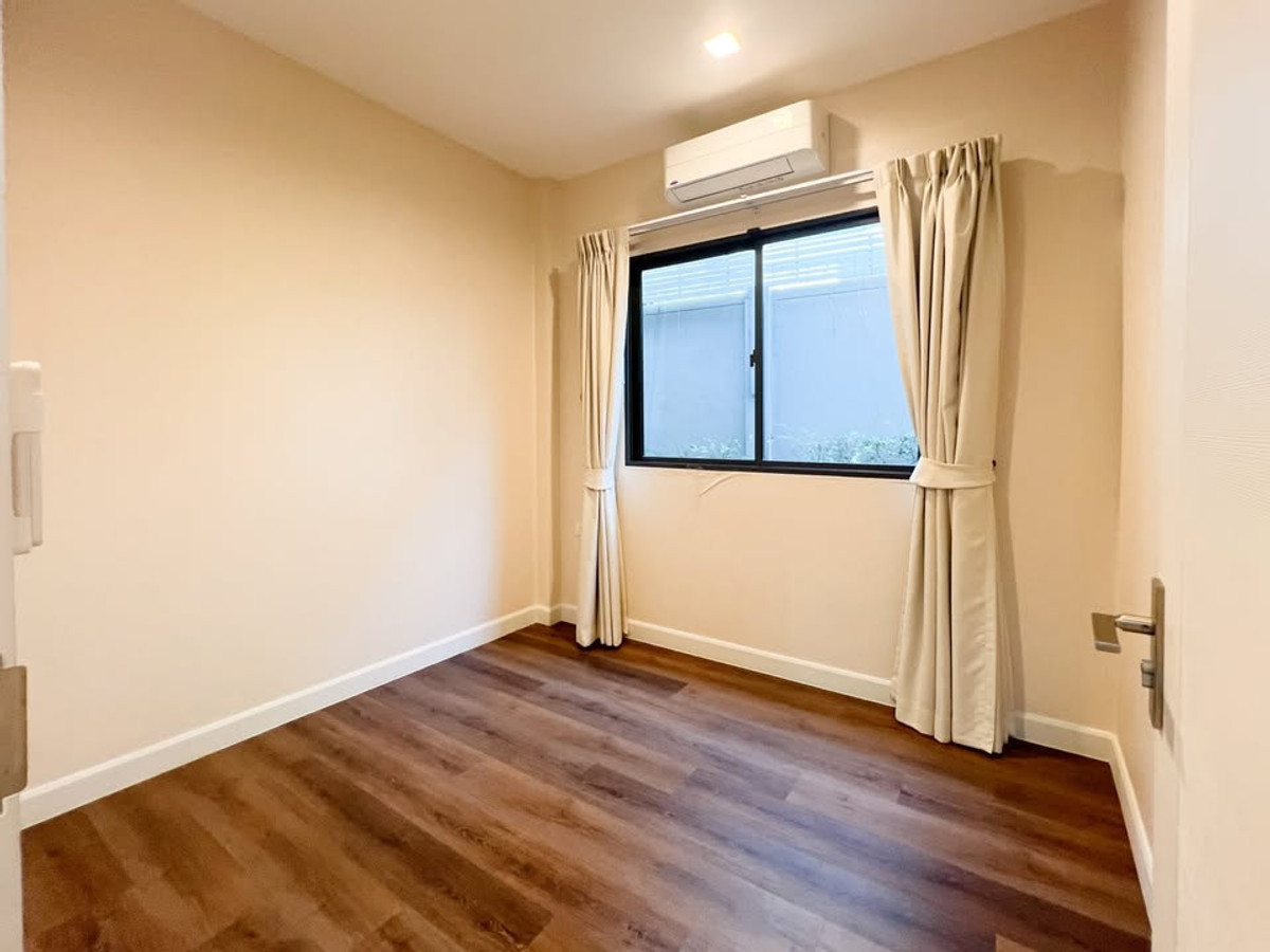 For RentHouseVipawadee, Don Mueang, Lak Si : 4Bedroom House with Smart Home System and Koi Pond near Don Mueang Airport