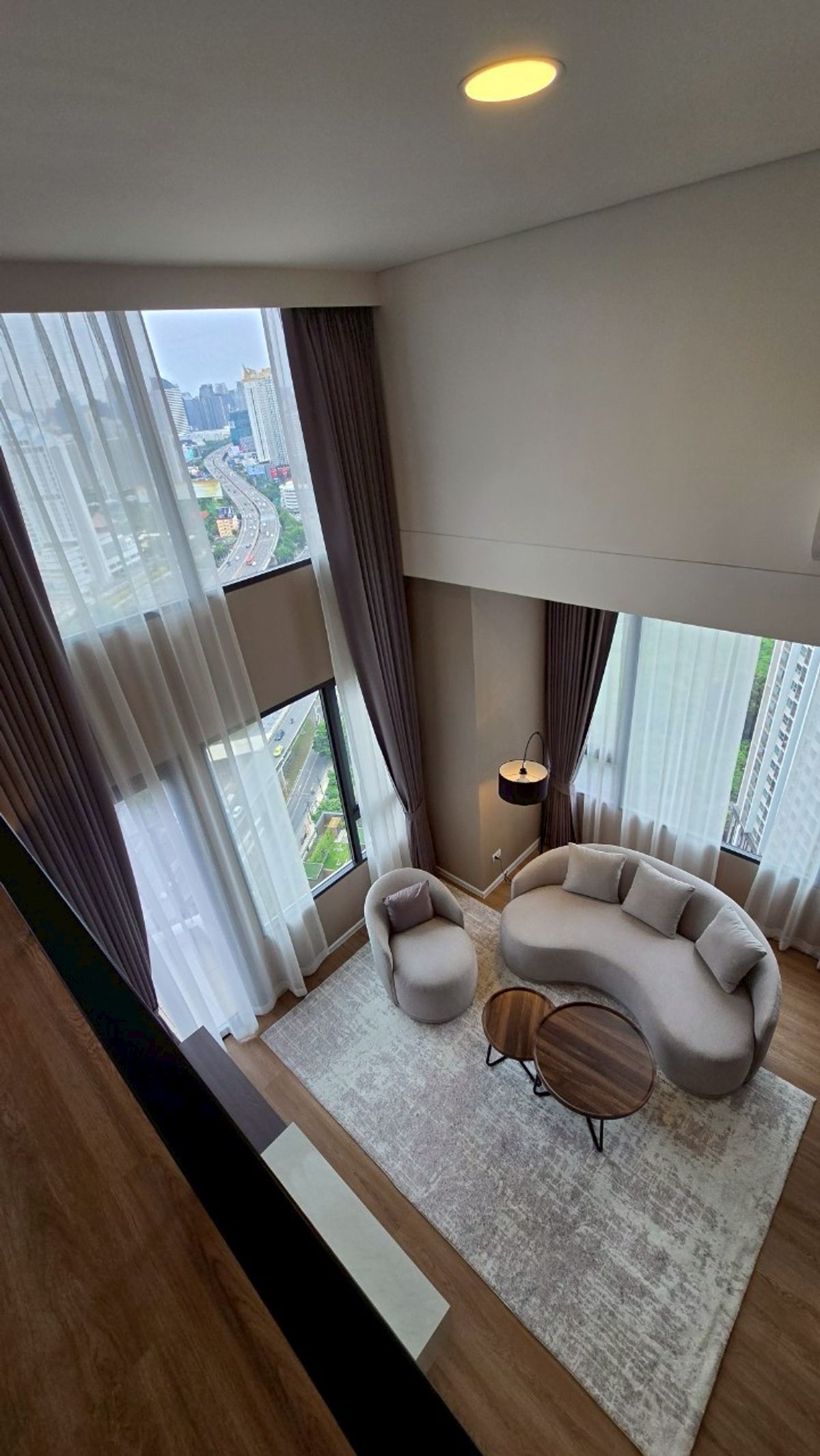 For RentCondoRama9, Petchburi, RCA : * For Rent* Siamese Rama 9