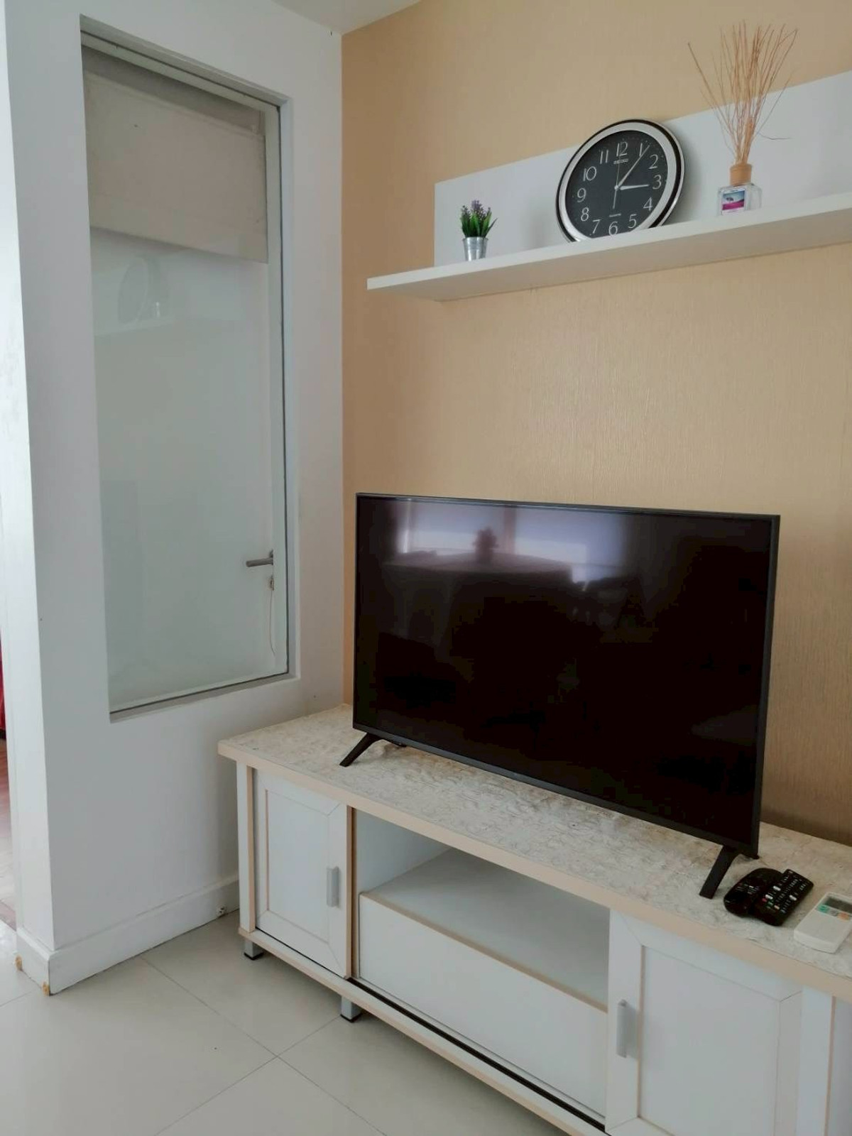 ให้เช่าคอนโดสุขุมวิท อโศก ทองหล่อ : The Clover Thonglor (เดอะ โคลเวอร์ ทองหล่อ) (1bed1bath 40sqm)