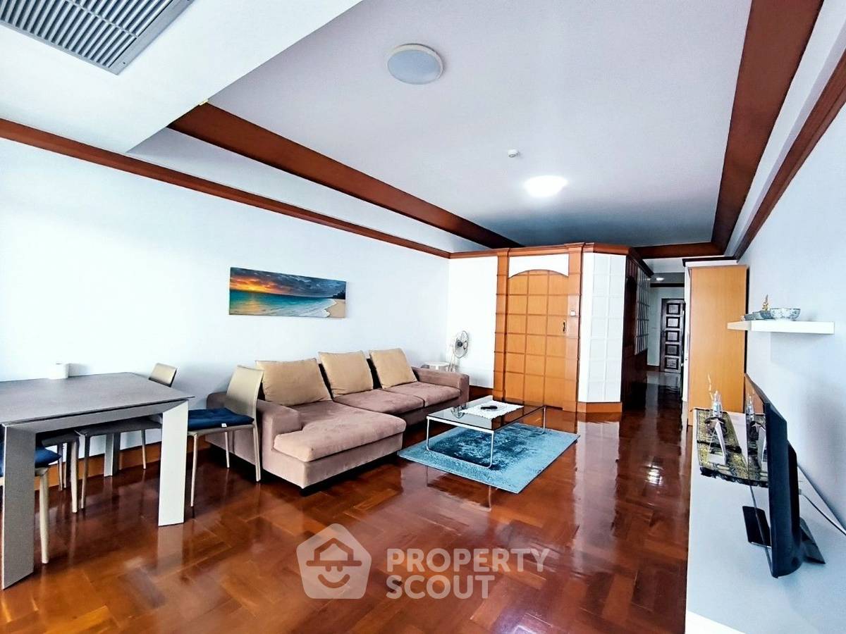 For SaleCondoPattaya, Bangsaen, Chonburi : 1-BR Condo at Jomtien Complex Condotel close to Jomtien Beach