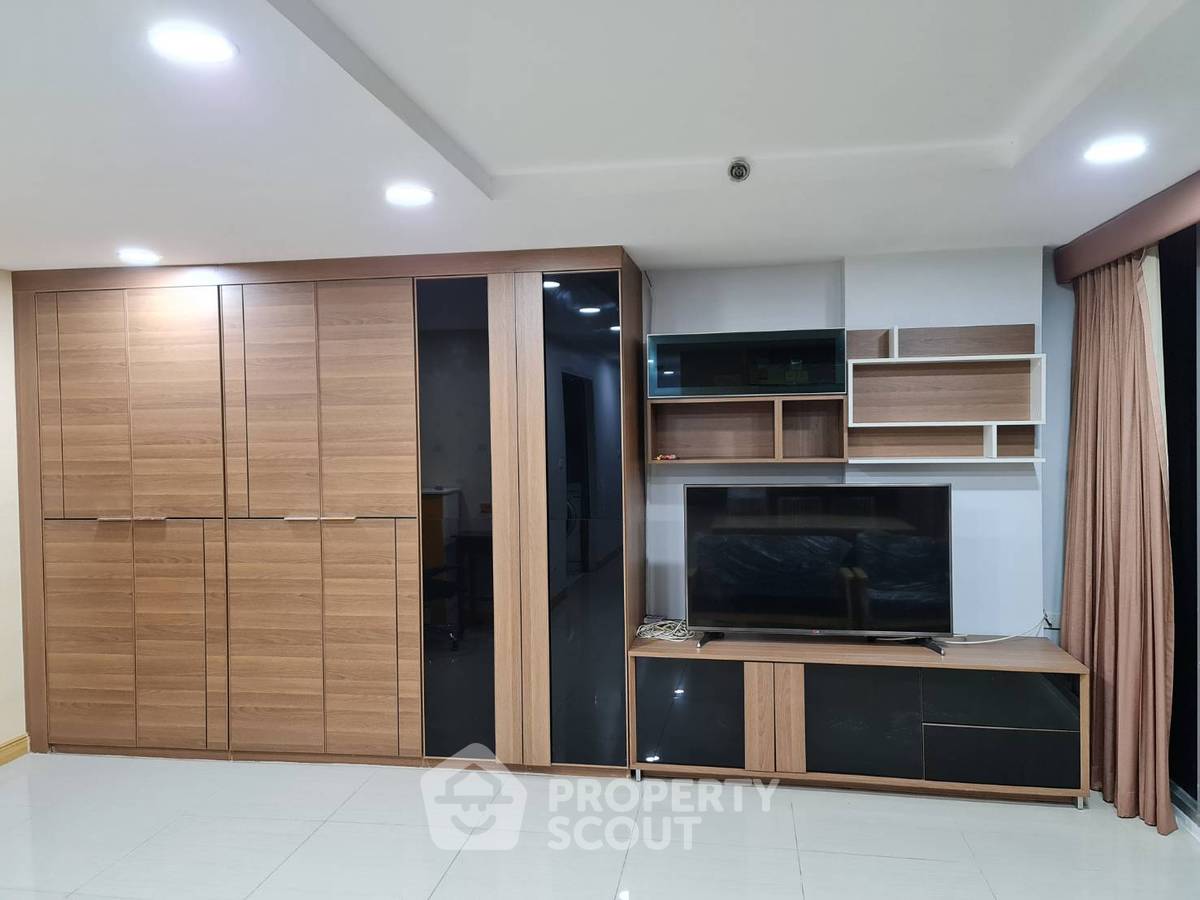 ขายคอนโดวงเวียนใหญ่ เจริญนคร : คอนโด 2-ห้องนอน ที่ เดอะ มาสเตอร์ สาทร เอ็กคิวซีฟ ใกล้ BTS กรุงธนบุรี