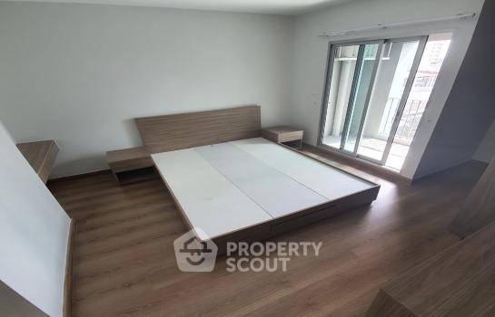 For SaleCondoKasetsart, Ratchayothin : 2-BR Condo at Chapter One The Campus Kaset near BTS Sena Nikhom