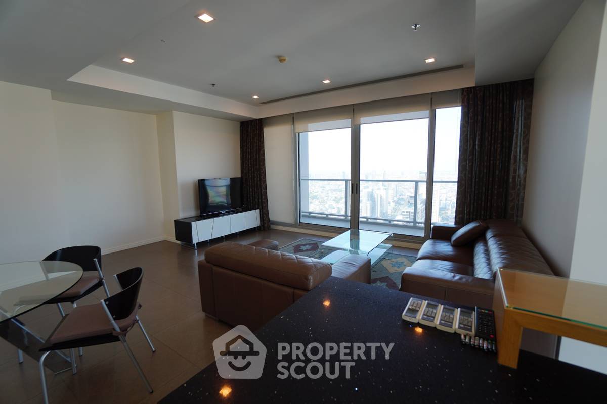 For SaleCondoWongwianyai, Charoennakor : 2-BR Condo at The River Condominium near BTS Saphan Taksin