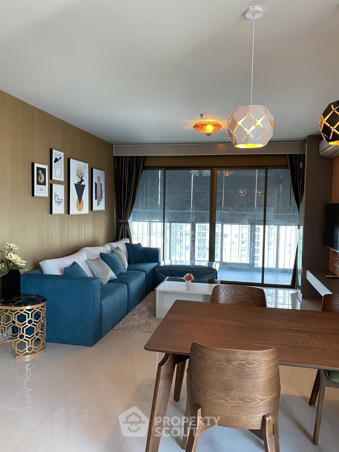 For SaleCondoWongwianyai, Charoennakor : 2-BR Condo at Ideo Sathorn-Taksin near BTS Krung Thon Buri