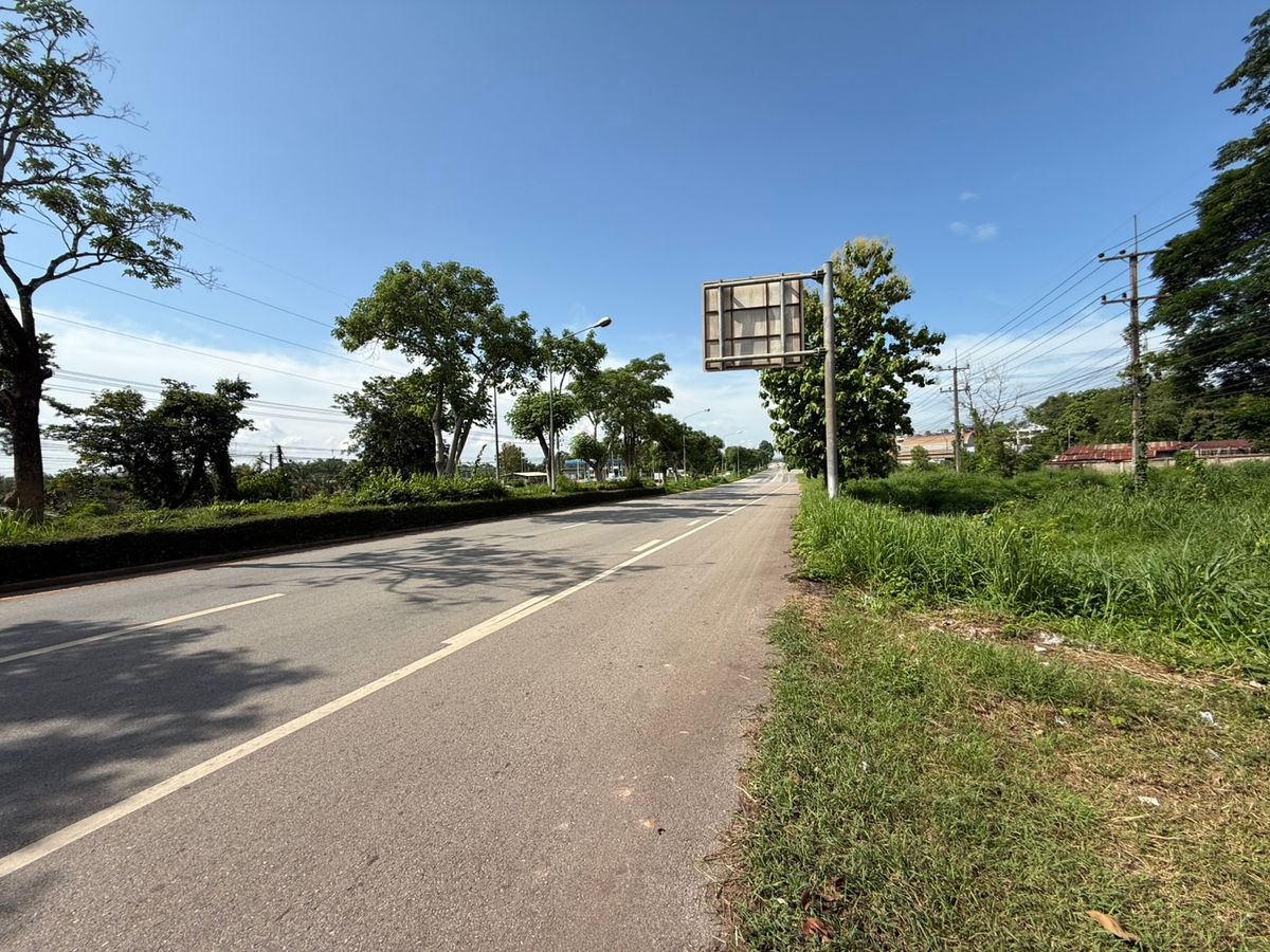 LandNong Khai : Selling/renting land, Mueang District, Nong Khai Province, next to the wide road