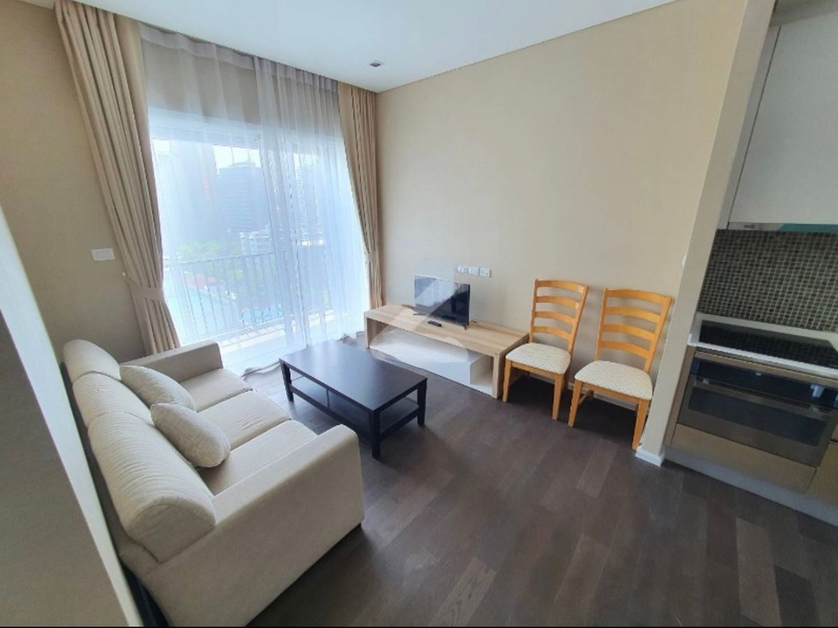 ขายคอนโดลาดพร้าว เซ็นทรัลลาดพร้าว : รหัสทรัพย์ Som1021 ขาย The Saint Residences 