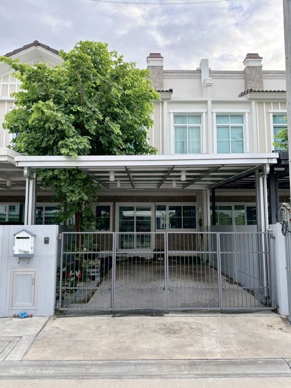 ขายทาวน์โฮมบางนา แบริ่ง ลาซาล : ✅For Sale / For Rent✅ Indy 2 Bangna-Ram 2