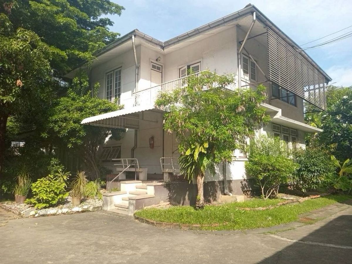 ให้เช่าโฮมออฟฟิศสาทร นราธิวาส : ปล่อยเช่า Home Business ที่ดิน 1-0-63.7 ไร่ พร้อมสิ่งปลูกสร้าง บ้านเดี่ยว สาทร - เชื้อเพลิง , กรุงเทพมหานคร | จอดรถได้หลายคัน เหมาะทำ ออฟฟิศ สำนักงาน สตูดิโอ และเตรียมอนุบาล