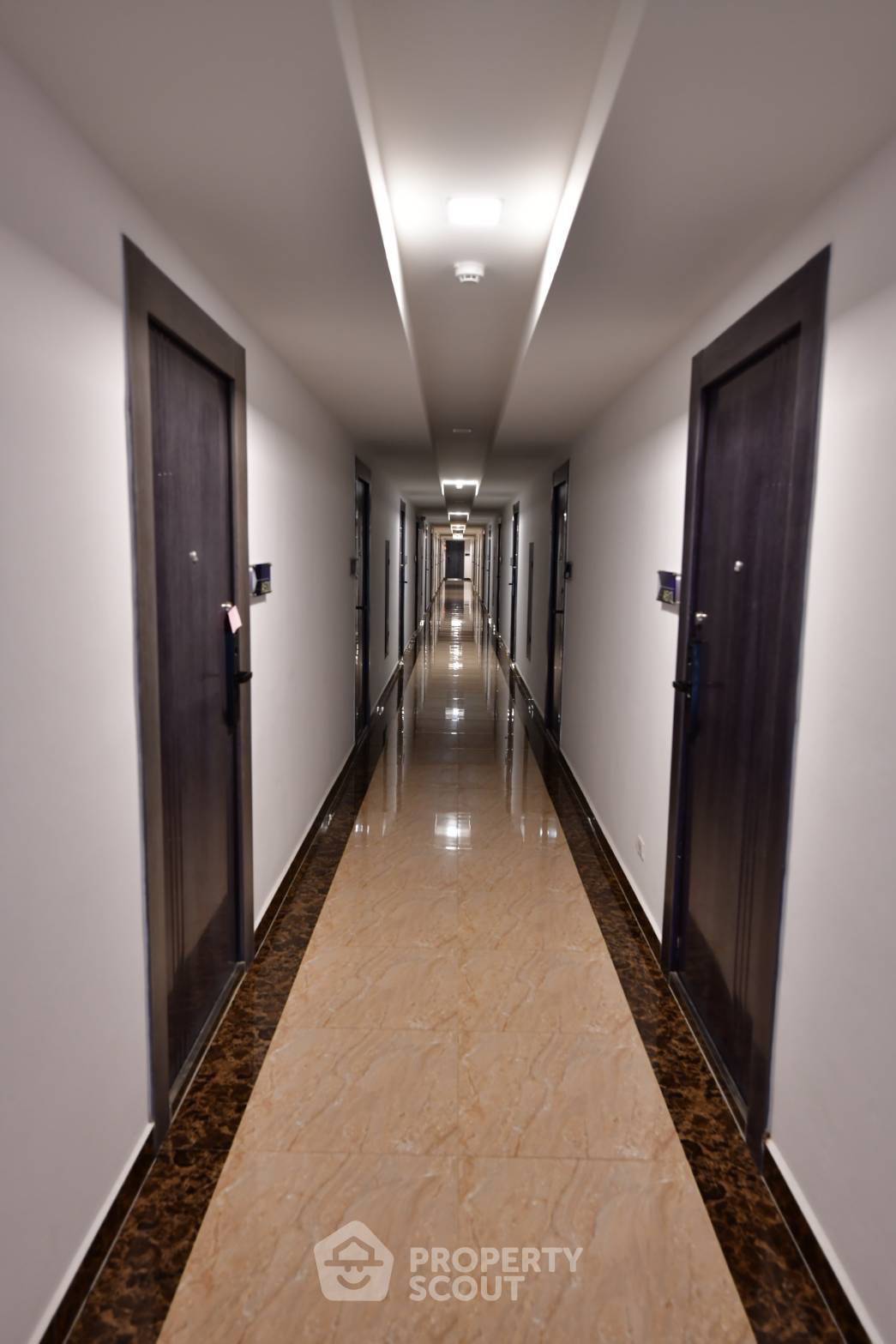 For SaleCondoPattaya, Bangsaen, Chonburi : 2-BR Condo at Arcadia Beach Resort Pattaya close to Pattaya South