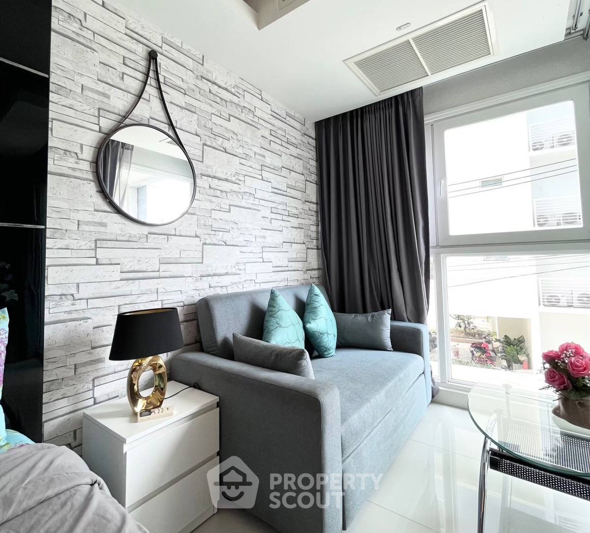 For SaleCondoPattaya, Bangsaen, Chonburi : 1-BR Condo at Cosy Beach View close to Phratamnak